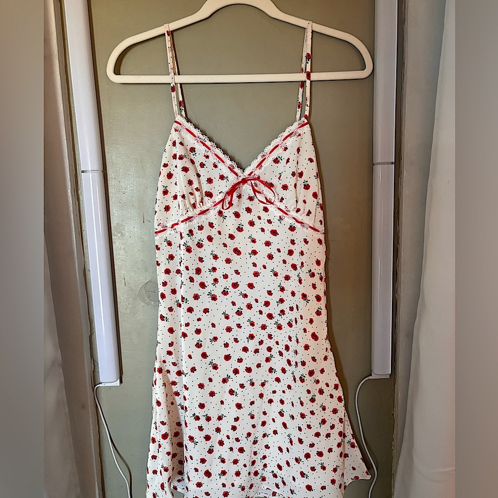 Never worn floral mini dress! Super soft and comfy